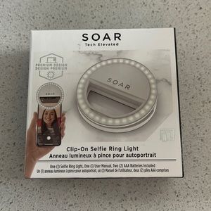 Soar Clip on ring light
